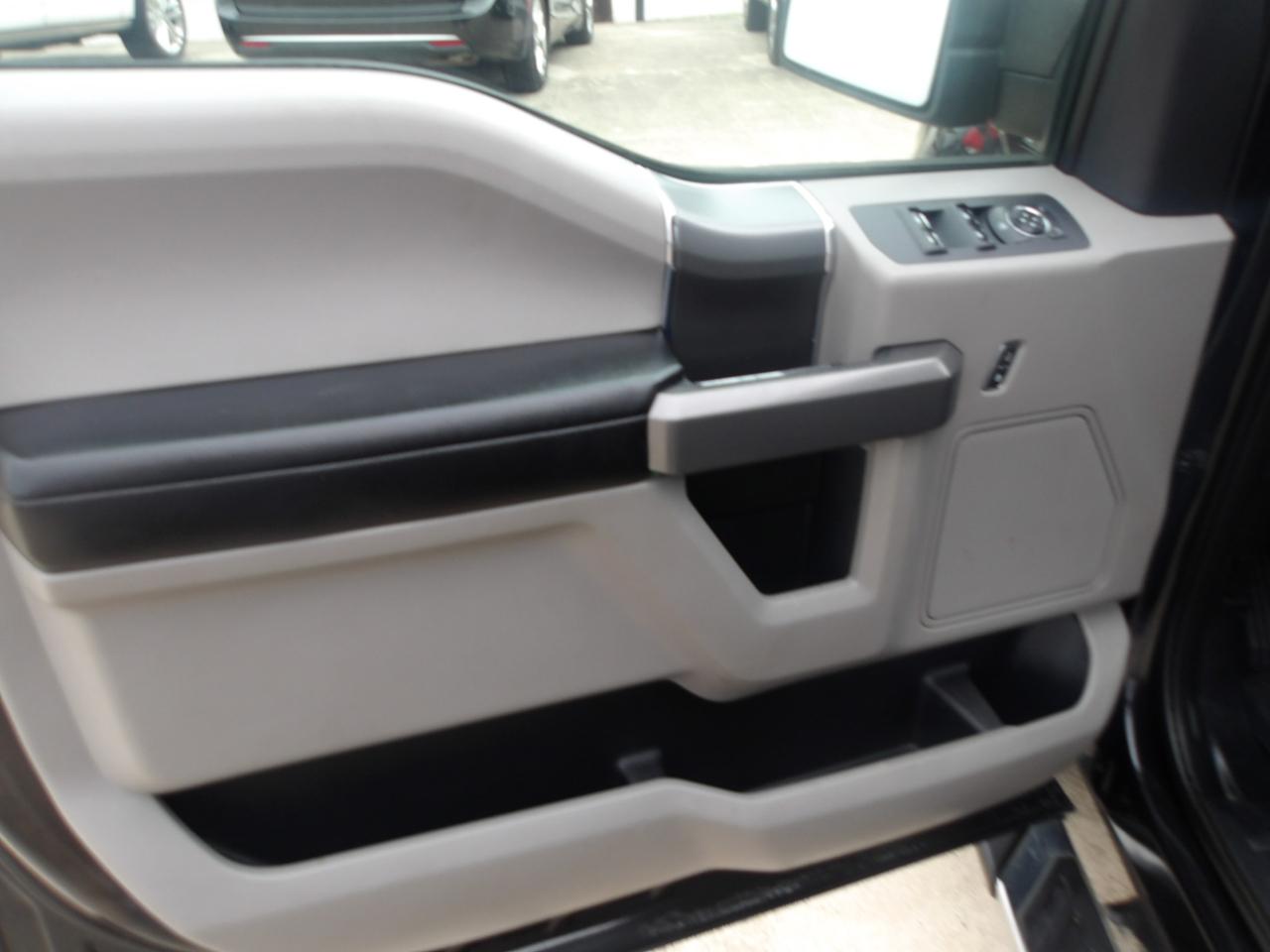 Ford F-150 4WD SuperCrew 145" XLT 2015