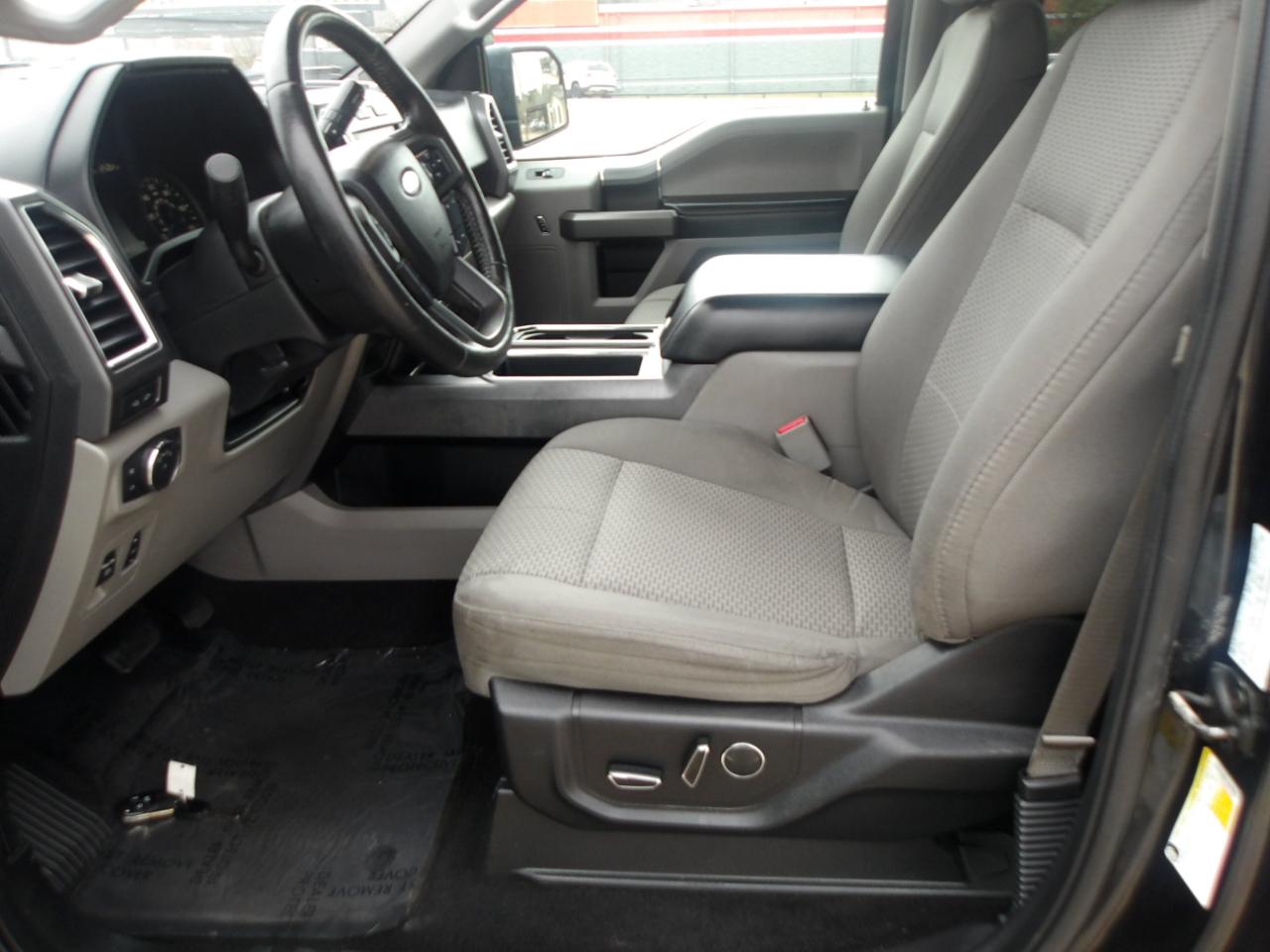 Ford F-150 4WD SuperCrew 145" XLT 2015