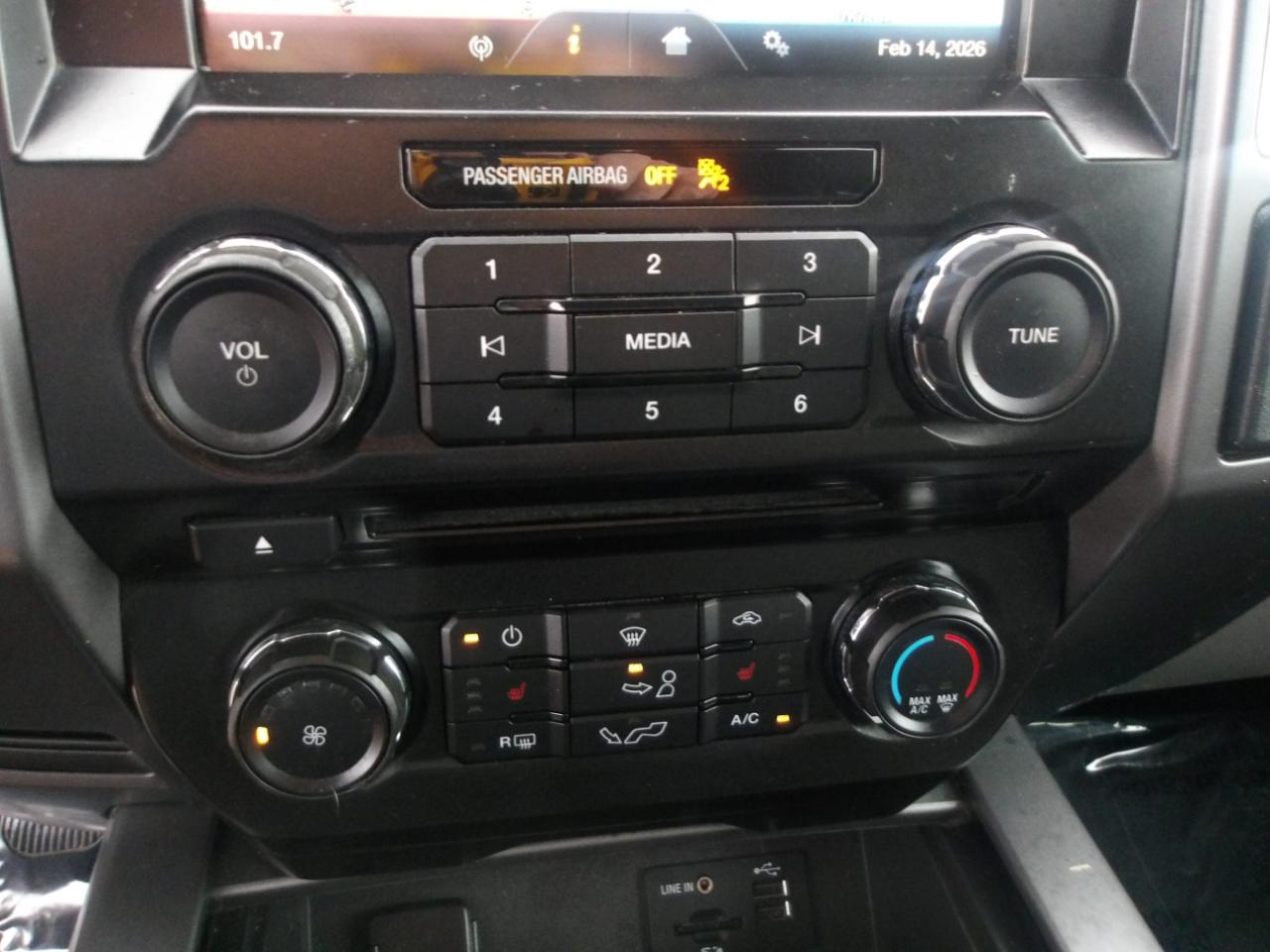 Ford F-150 4WD SuperCrew 145" XLT 2015