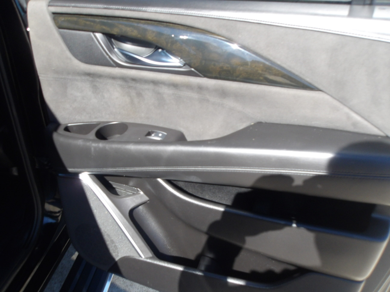 Cadillac Escalade ESV 2WD 4dr Platinum 2016