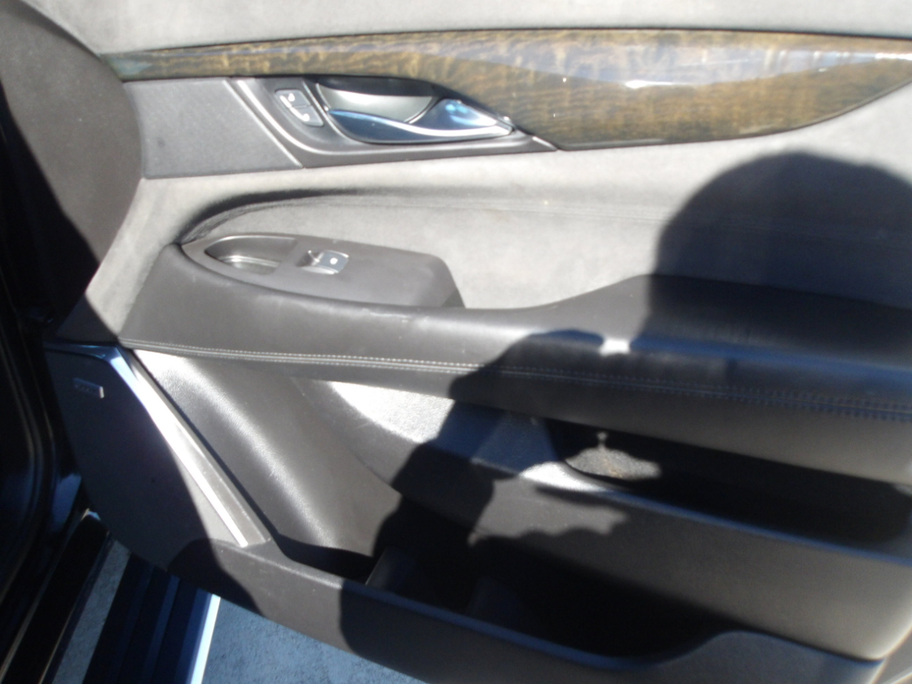 Cadillac Escalade ESV 2WD 4dr Platinum 2016