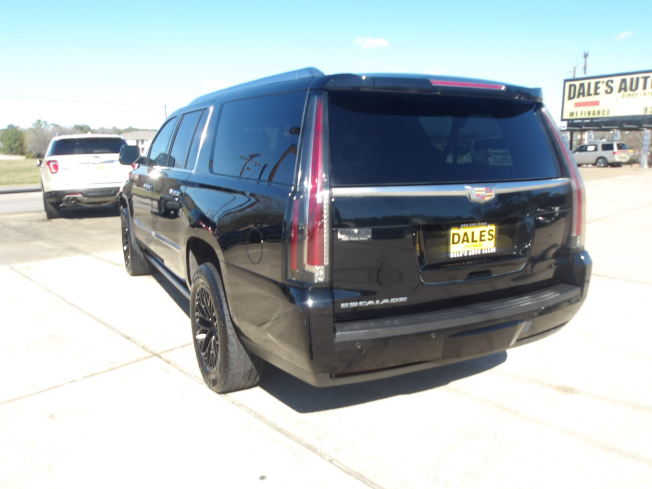 Cadillac Escalade ESV 2WD 4dr Platinum 2016