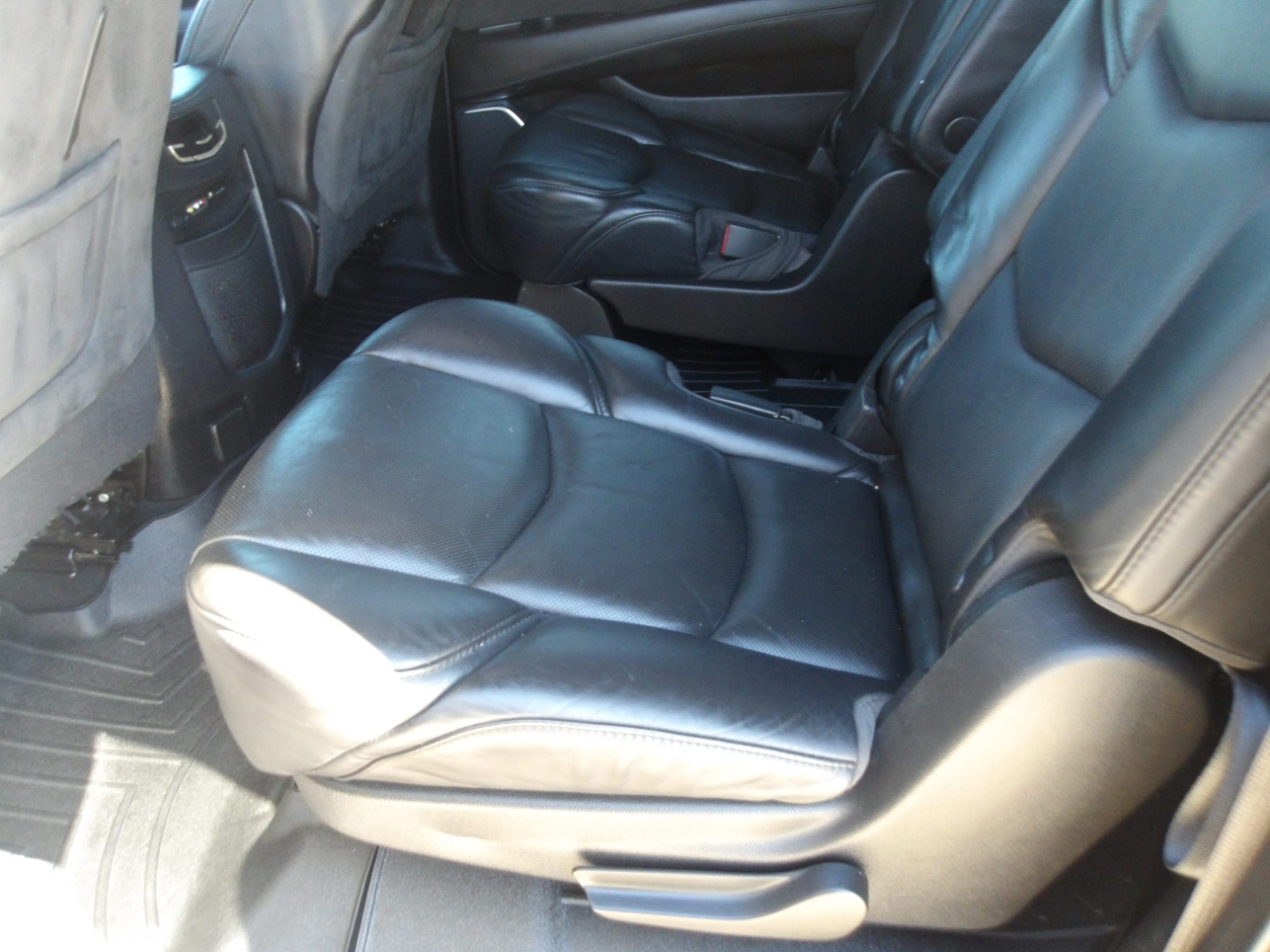 Cadillac Escalade ESV 2WD 4dr Platinum 2016