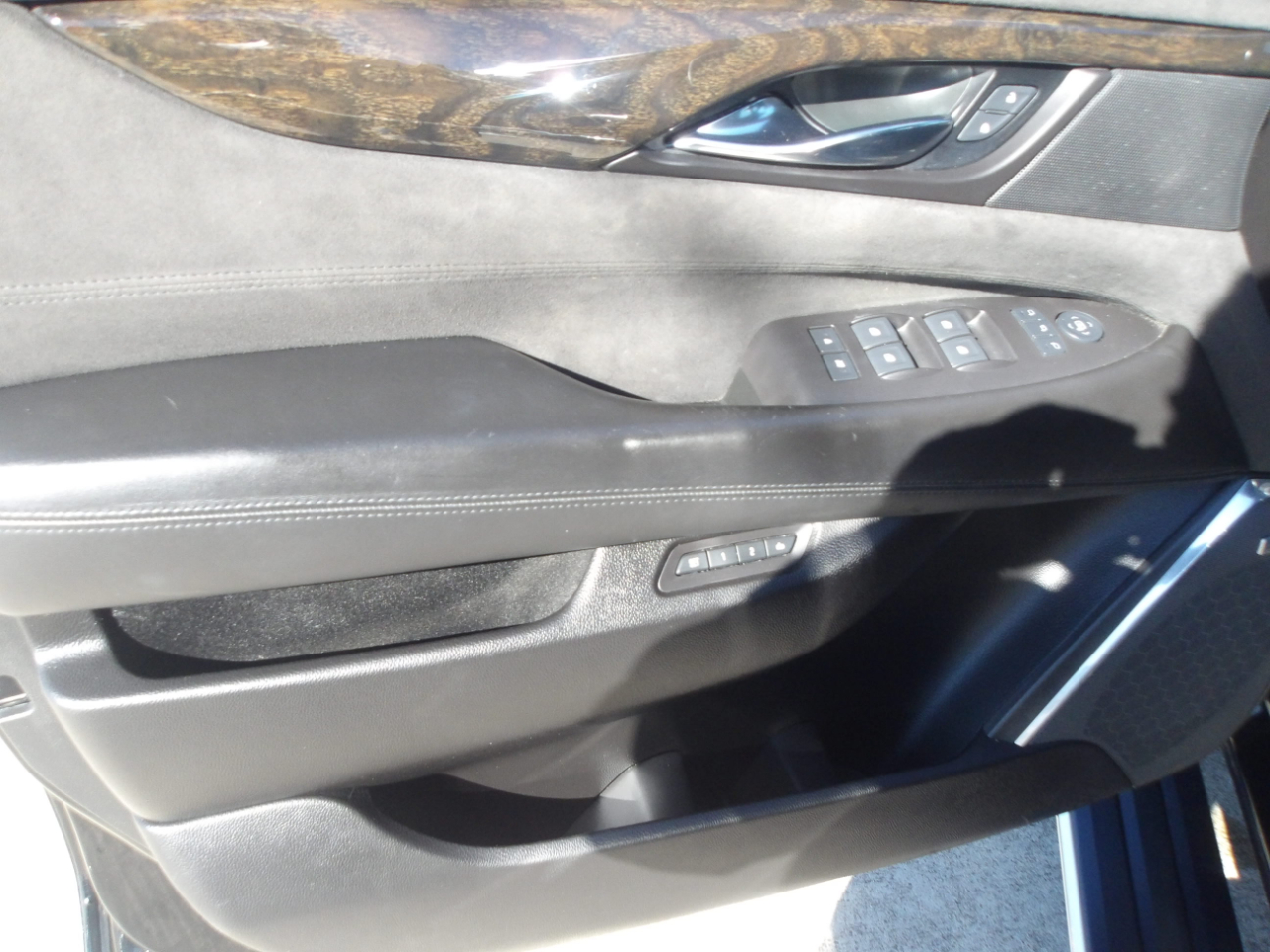 Cadillac Escalade ESV 2WD 4dr Platinum 2016