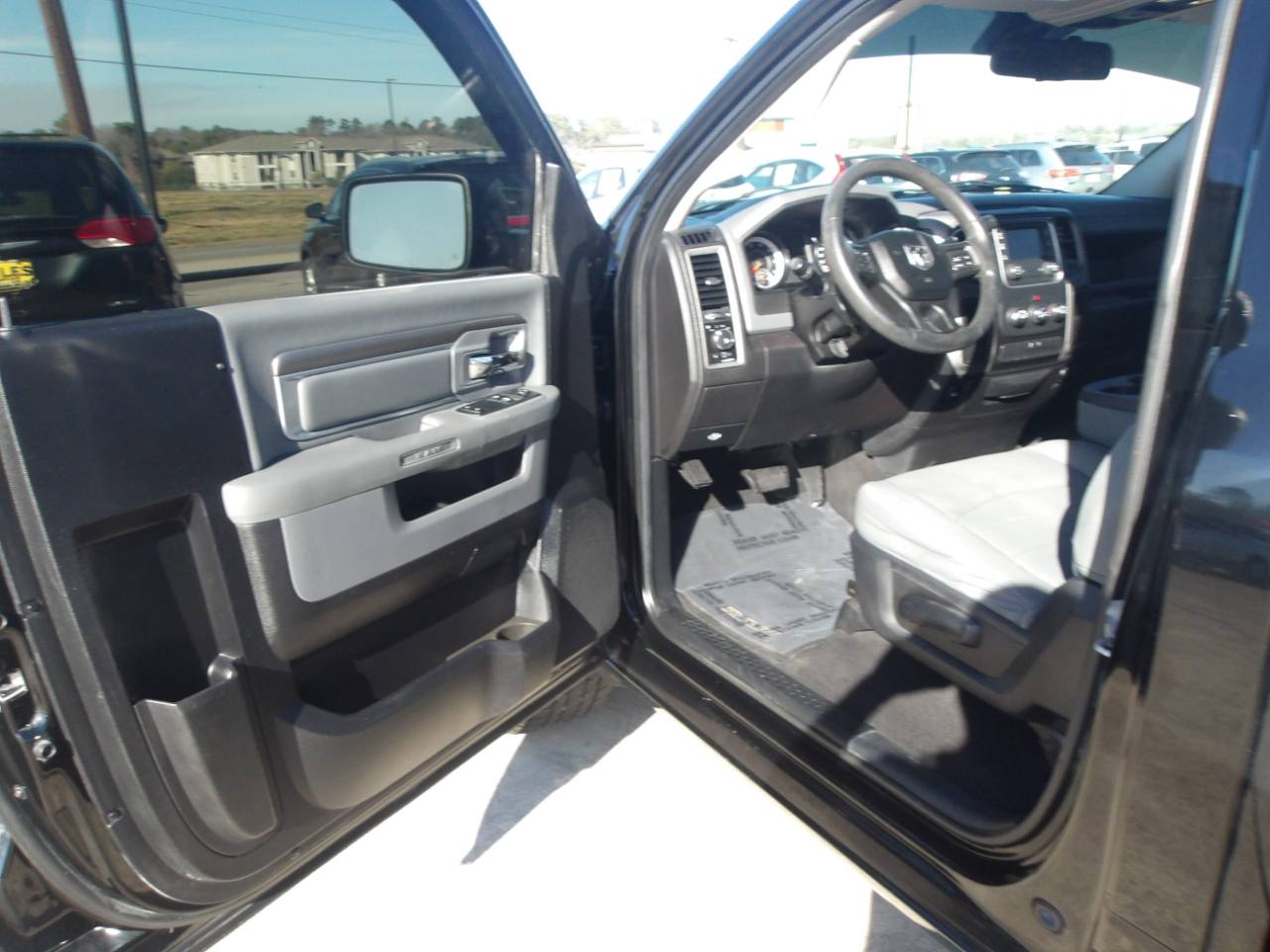 RAM 1500 2WD Reg Cab 120.5" Express 2014