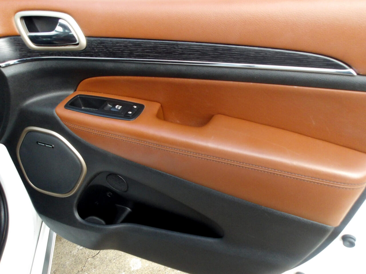 Jeep Grand Cherokee RWD 4dr Summit 2016