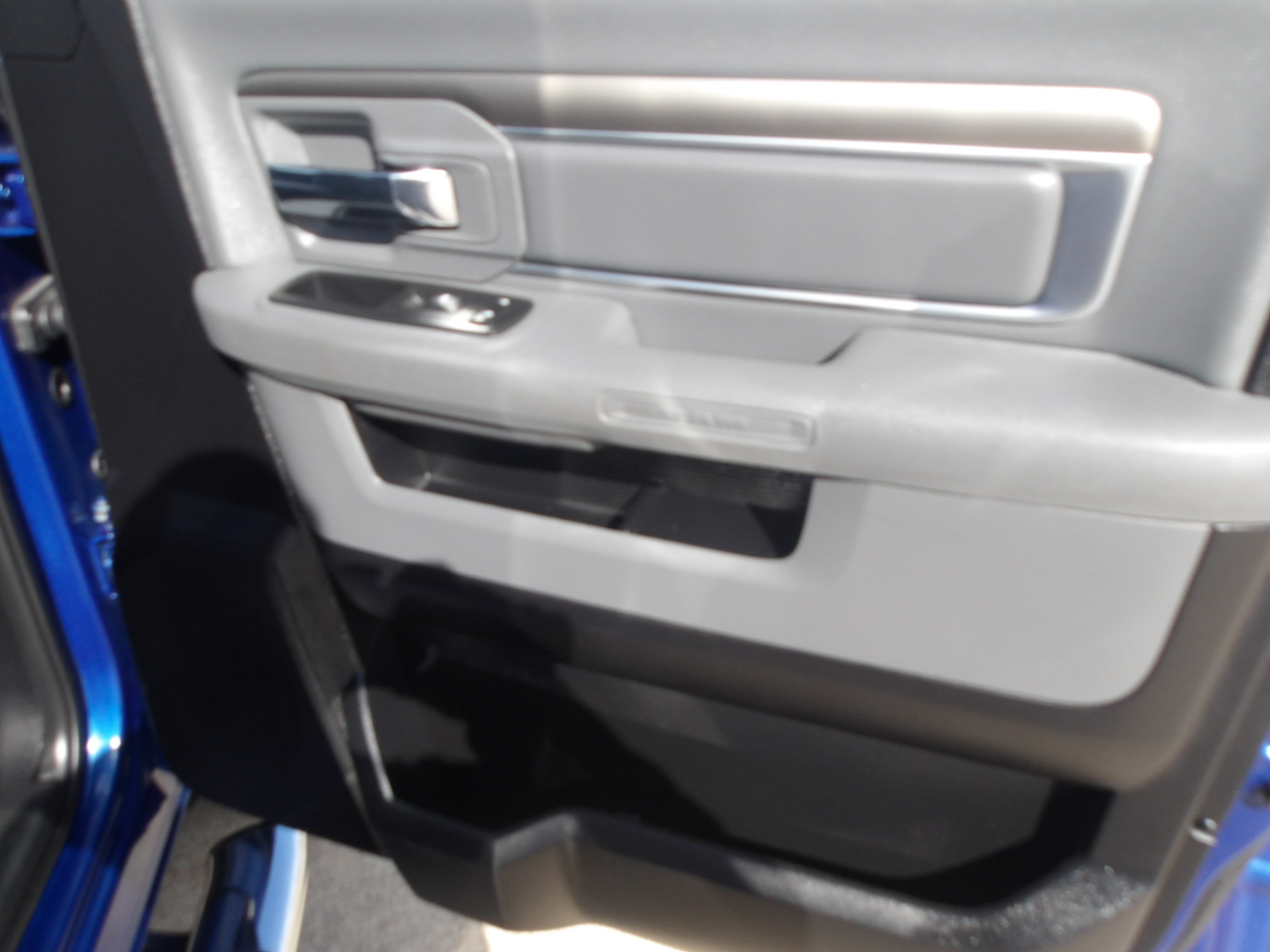 RAM 1500 2WD Crew Cab 140.5" Lone Star 2016