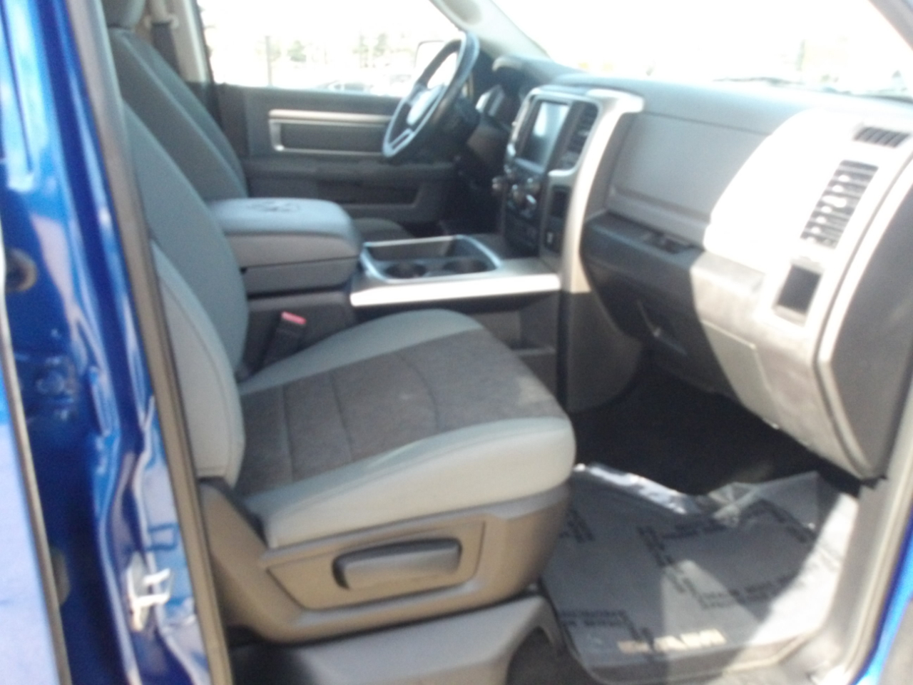 RAM 1500 2WD Crew Cab 140.5" Lone Star 2016