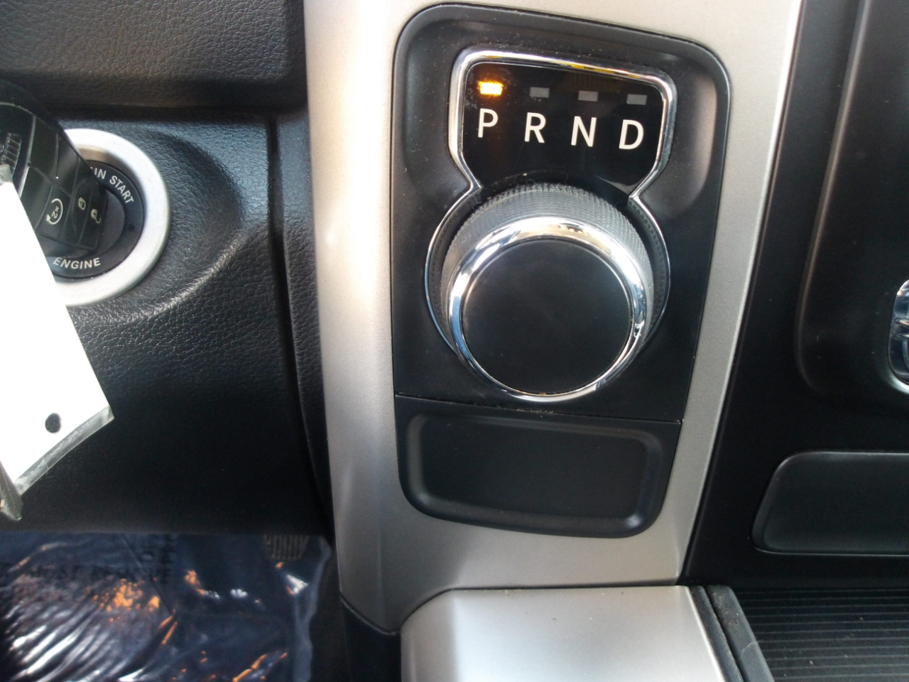 RAM 1500 2WD Crew Cab 140.5" Lone Star 2016