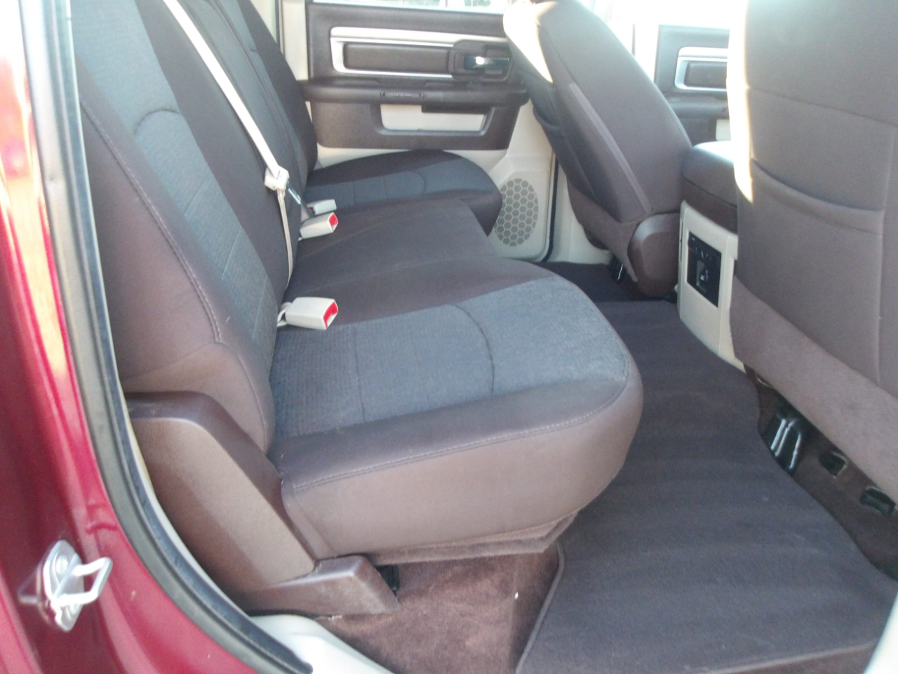 RAM 1500 2WD Crew Cab 140.5" Lone Star 2016