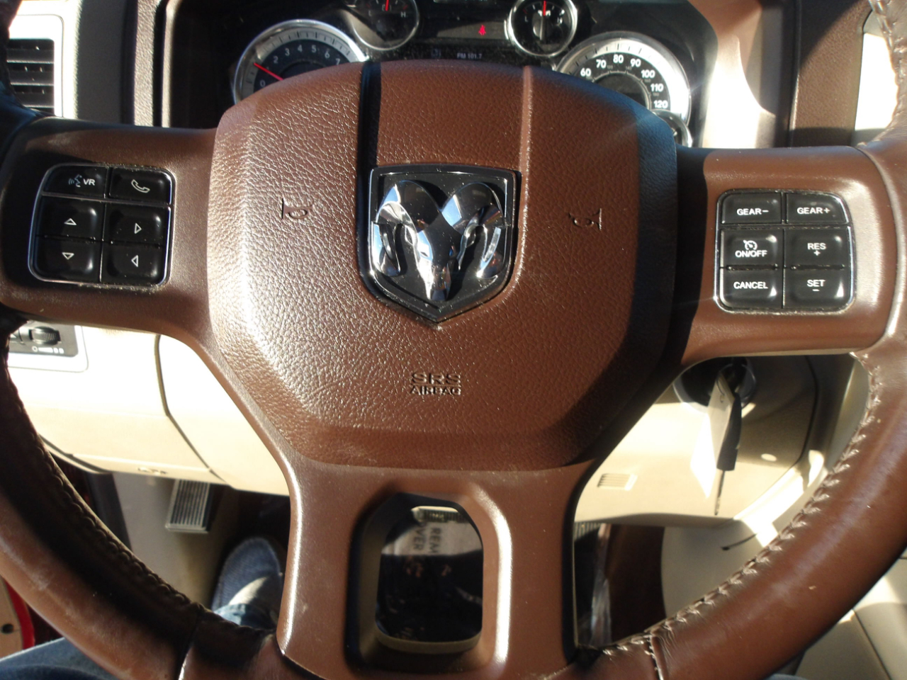 RAM 1500 2WD Crew Cab 140.5" Lone Star 2016