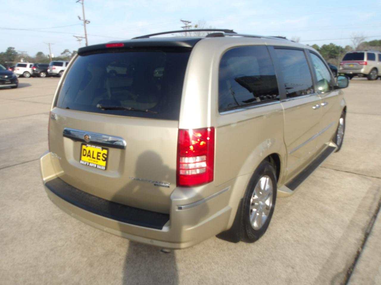 Chrysler Town & Country 4dr Wgn Limited 2010