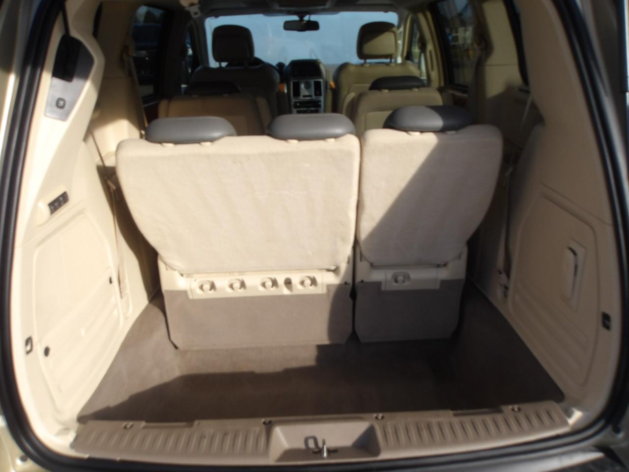 Chrysler Town & Country 4dr Wgn Limited 2010