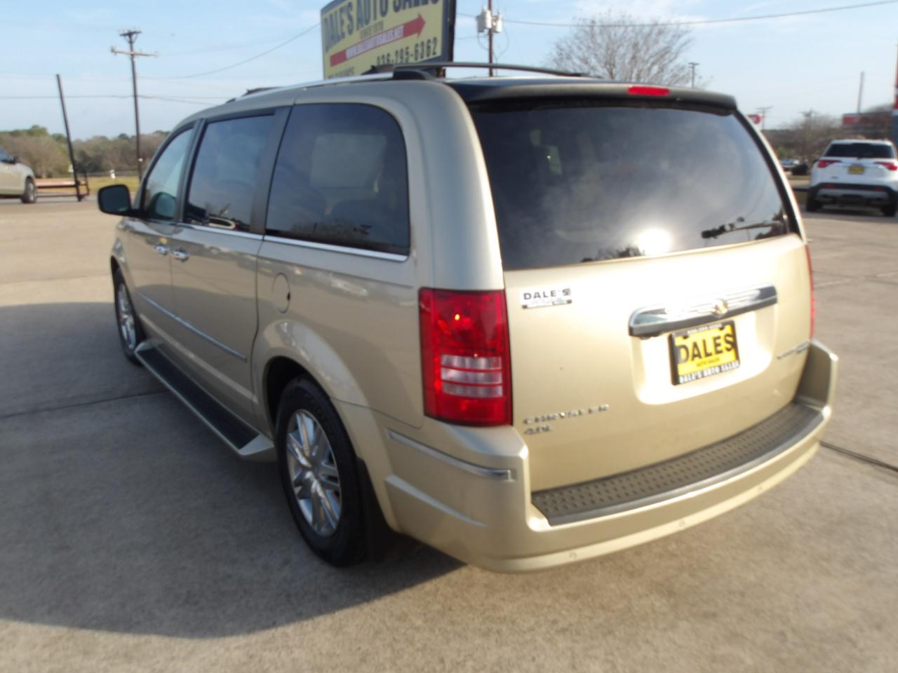 Chrysler Town & Country 4dr Wgn Limited 2010
