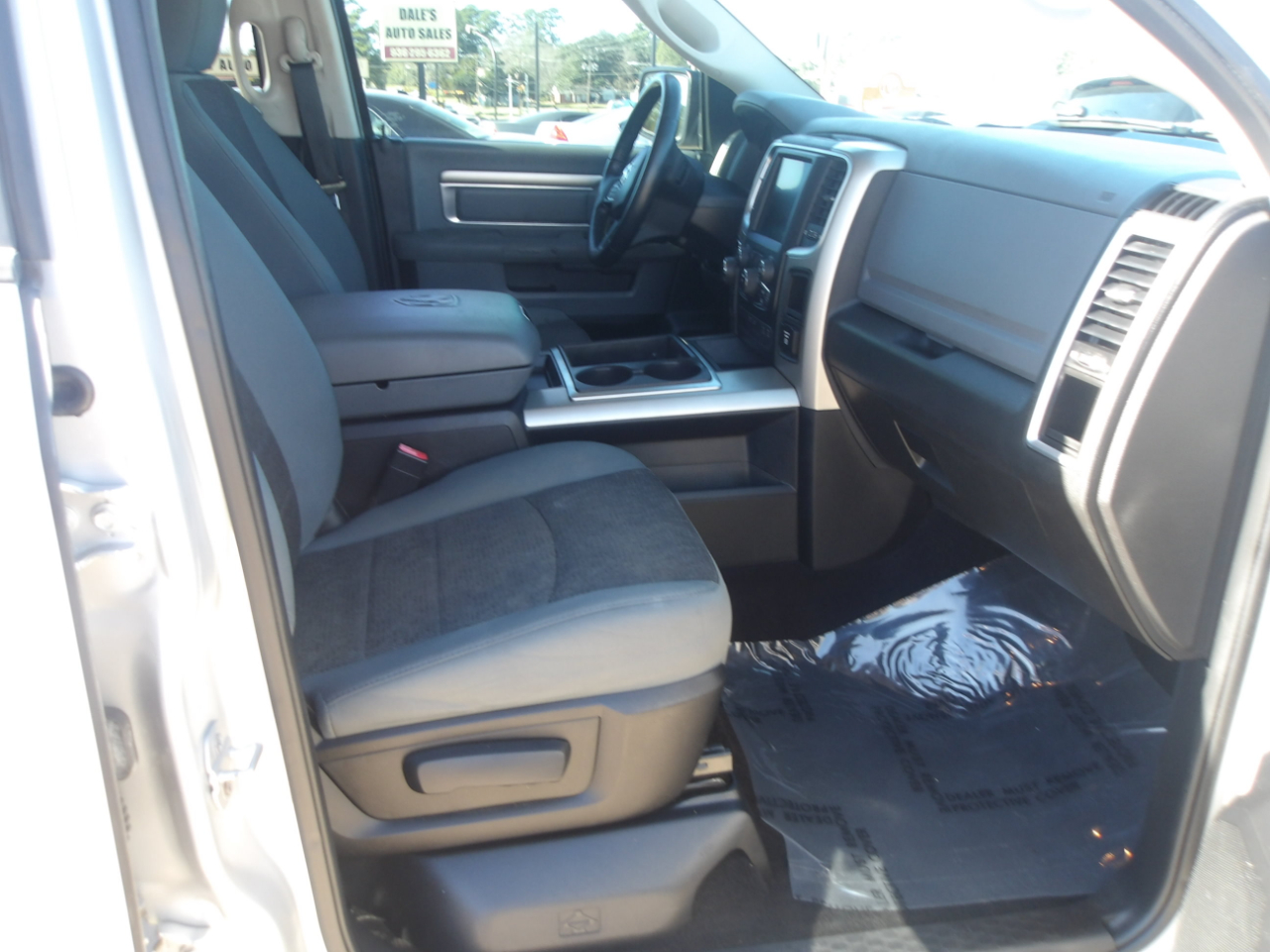 RAM 1500 2WD Crew Cab 140.5" Lone Star 2014