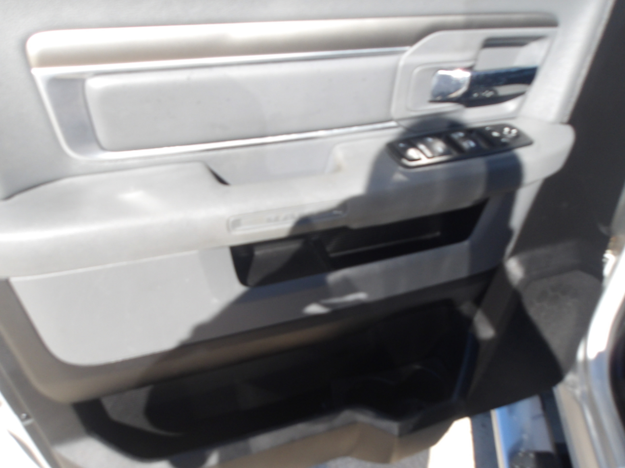 RAM 1500 2WD Crew Cab 140.5" Lone Star 2014