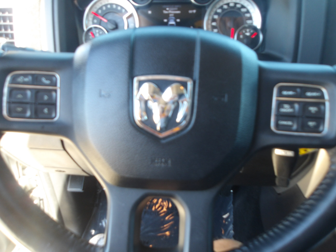 RAM 1500 2WD Crew Cab 140.5" Lone Star 2014