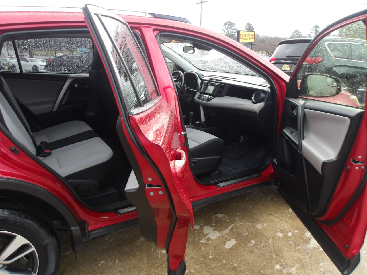 Toyota RAV4 XLE FWD 2017