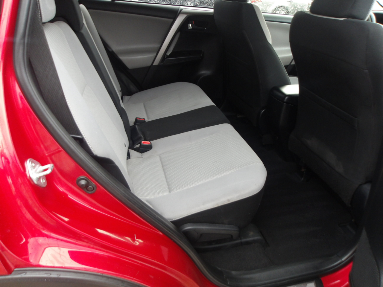 Toyota RAV4 XLE FWD 2017