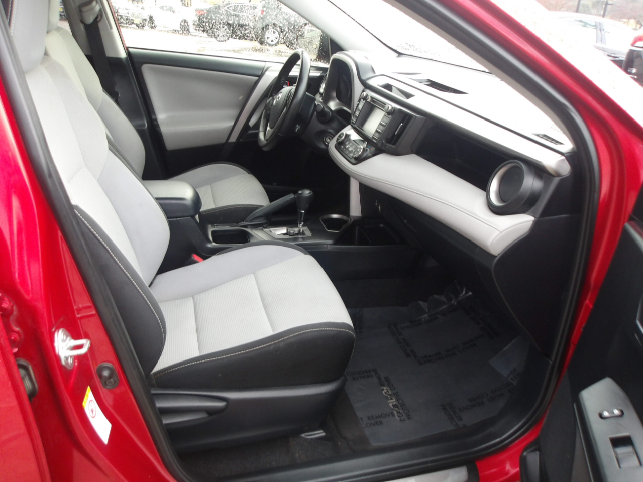 Toyota RAV4 XLE FWD 2017