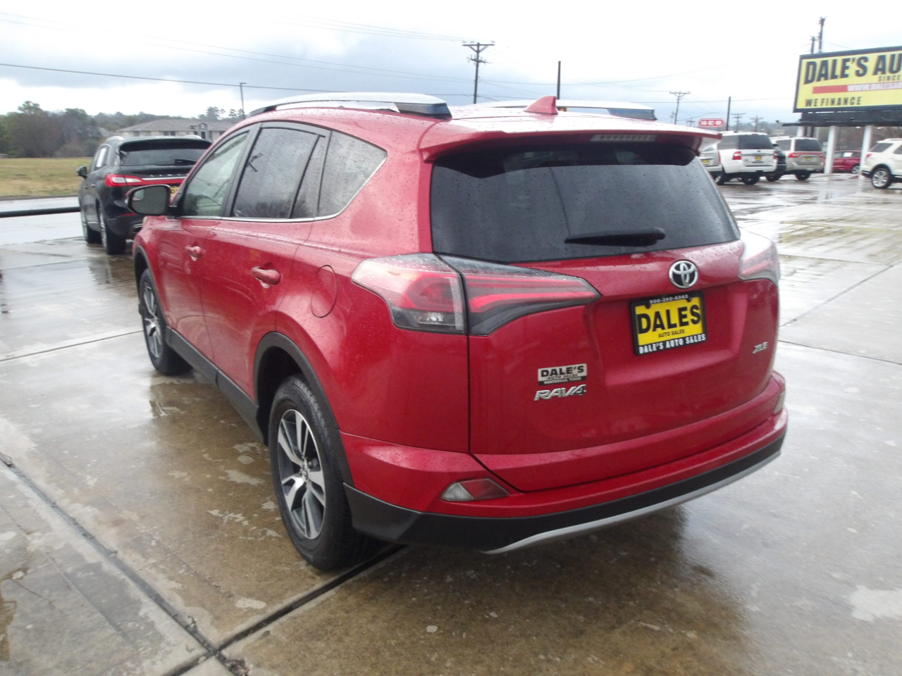 Toyota RAV4 XLE FWD 2017