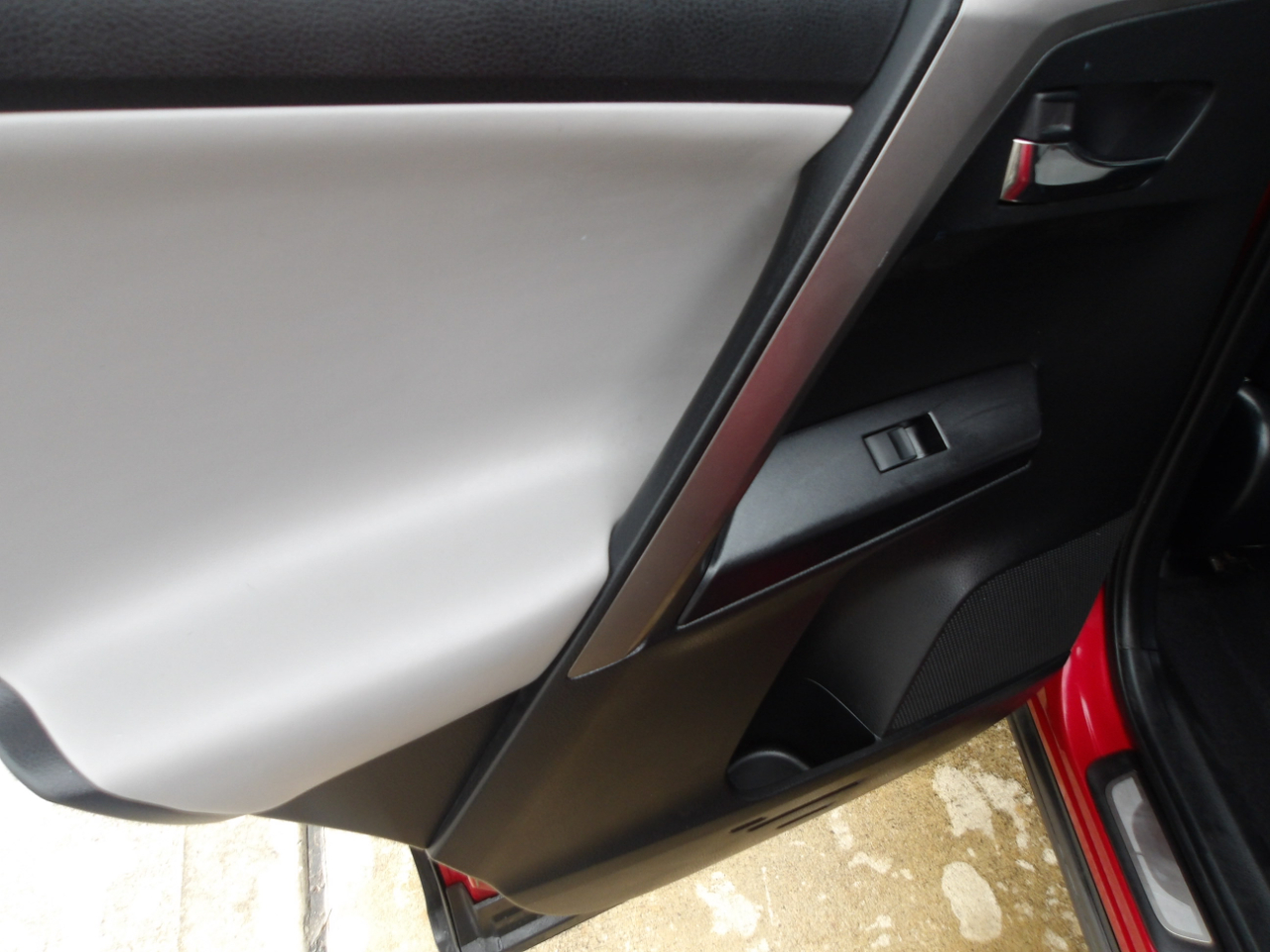 Toyota RAV4 XLE FWD 2017