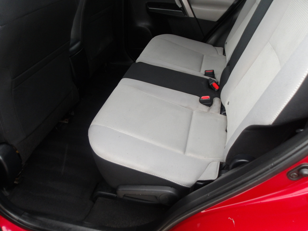 Toyota RAV4 XLE FWD 2017