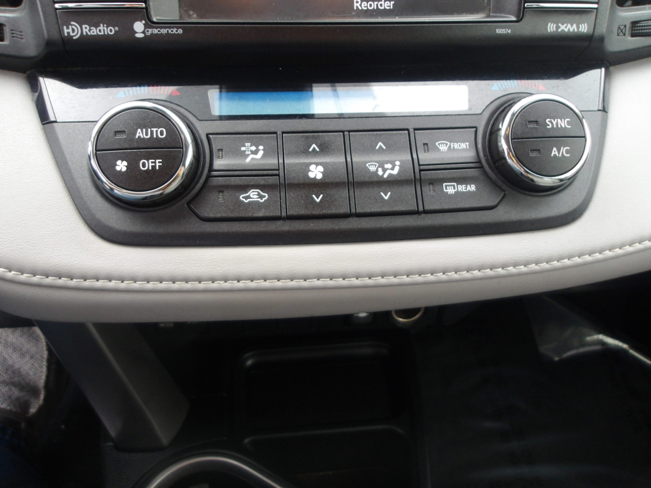 Toyota RAV4 XLE FWD 2017