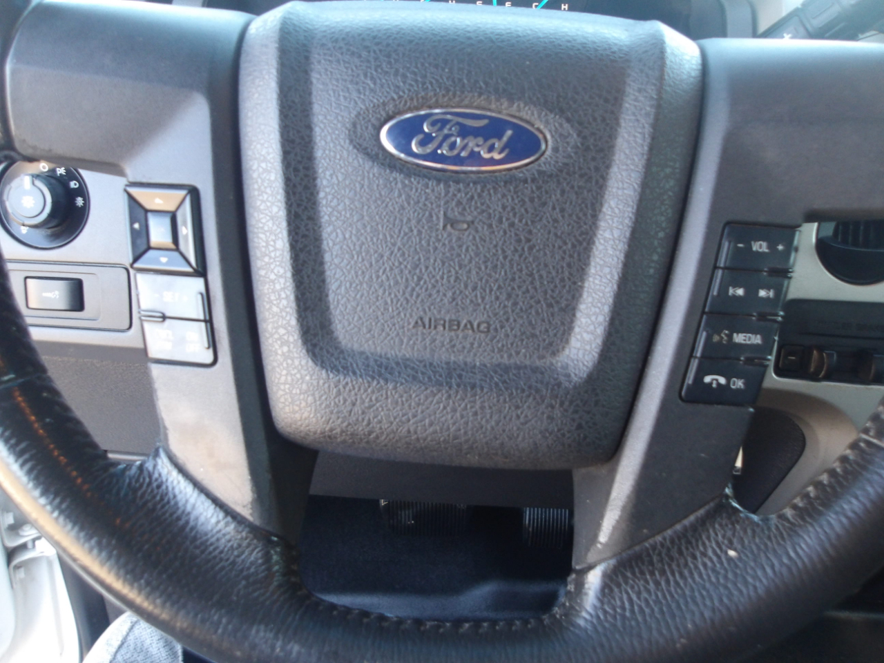 Ford F-150 2WD SuperCrew 145" XLT 2013