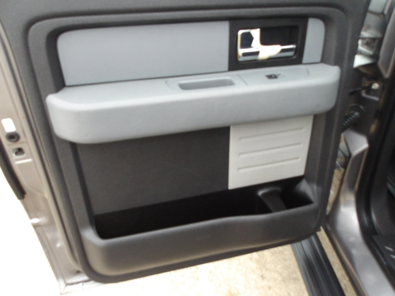 Ford F-150 4WD SuperCrew 145" STX 2014