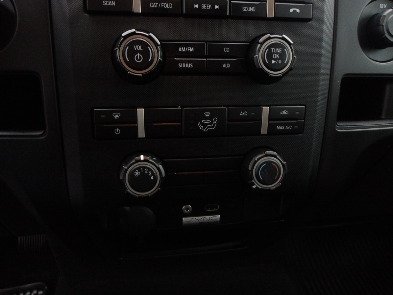 Ford F-150 4WD SuperCrew 145" STX 2014