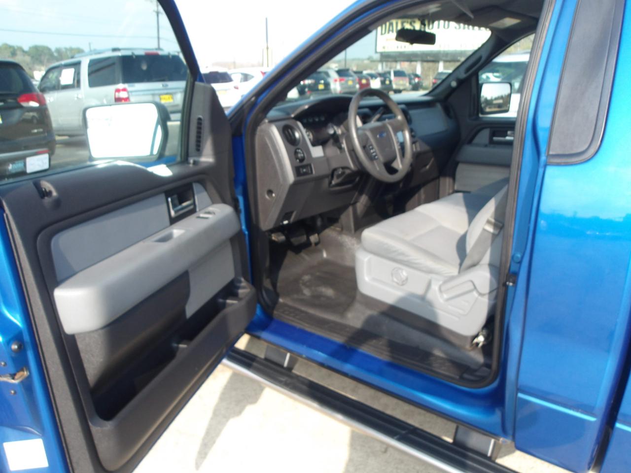 Ford F-150 2WD Reg Cab 126" STX 2013