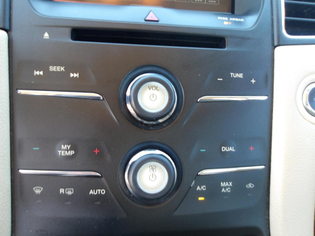 Ford Taurus 4dr Sdn Limited FWD 2014