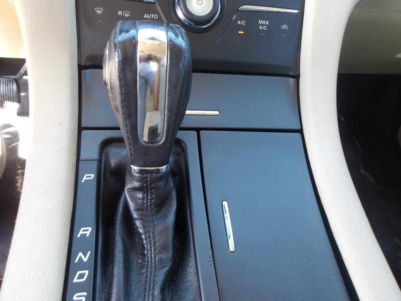 Ford Taurus 4dr Sdn Limited FWD 2014