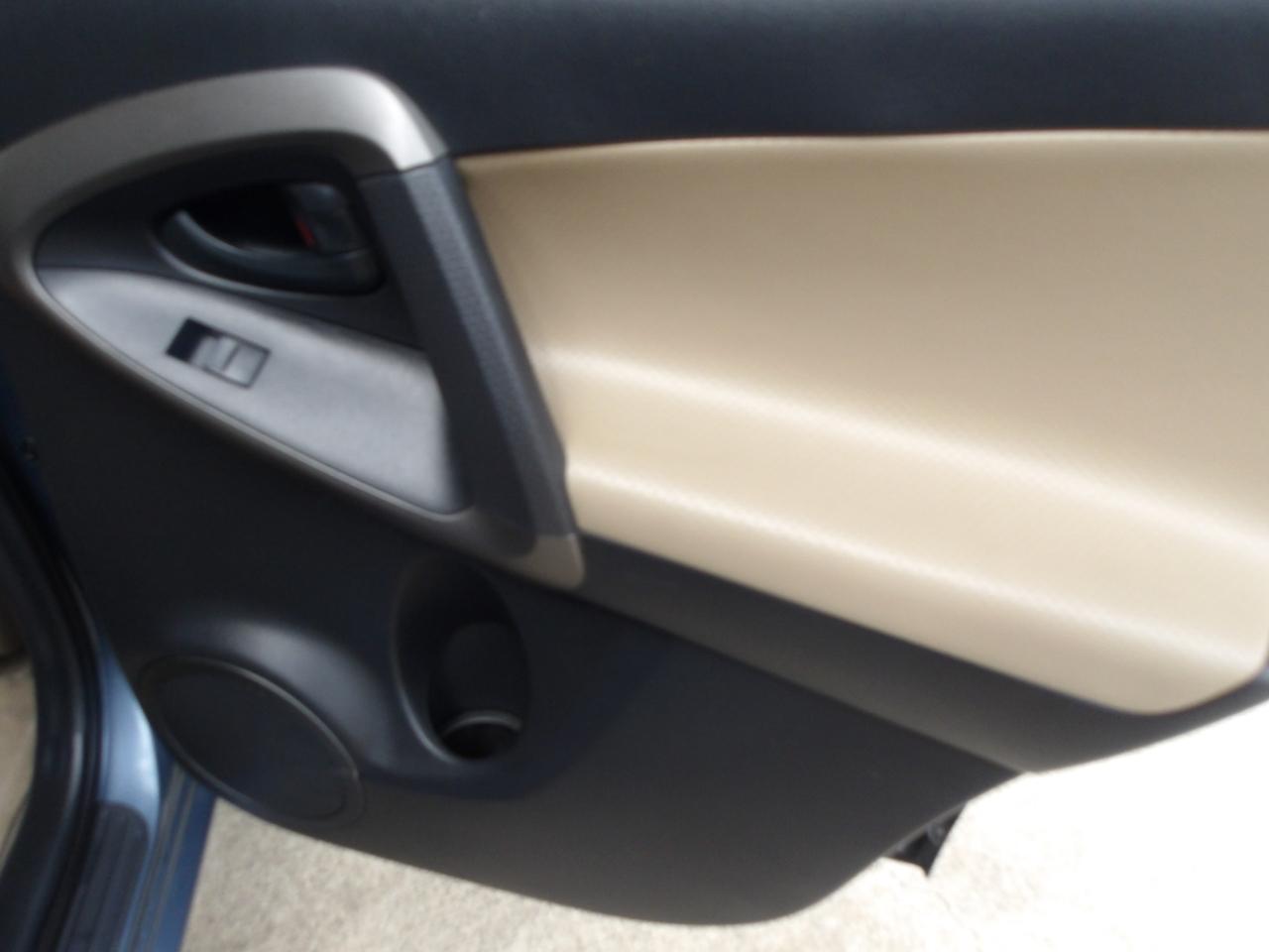 Toyota RAV4 FWD 4dr 4-cyl 4-Spd AT Ltd (Natl) 2010