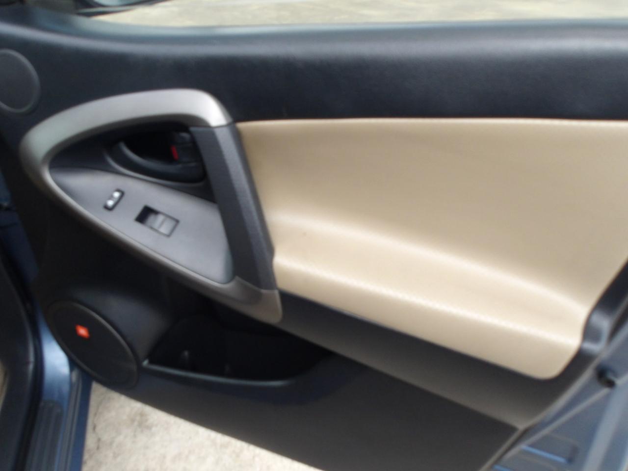 Toyota RAV4 FWD 4dr 4-cyl 4-Spd AT Ltd (Natl) 2010