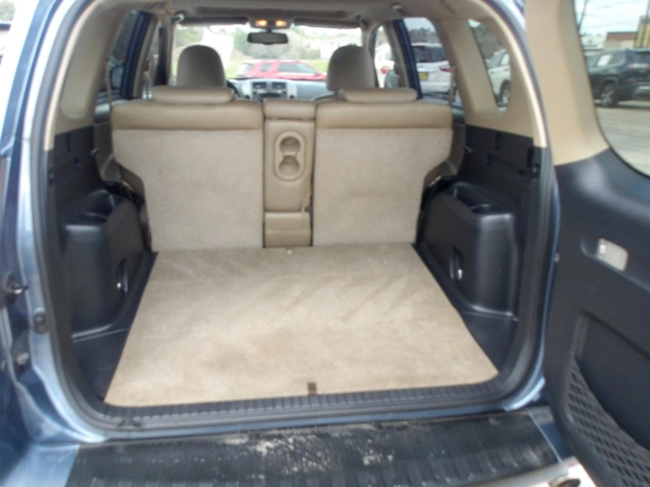 Toyota RAV4 FWD 4dr 4-cyl 4-Spd AT Ltd (Natl) 2010