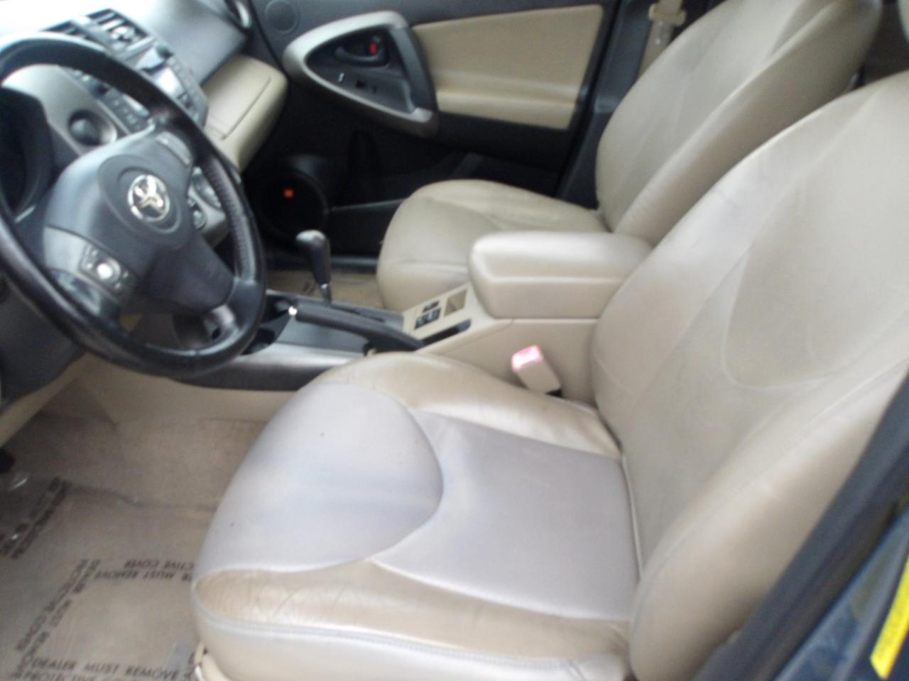 Toyota RAV4 FWD 4dr 4-cyl 4-Spd AT Ltd (Natl) 2010