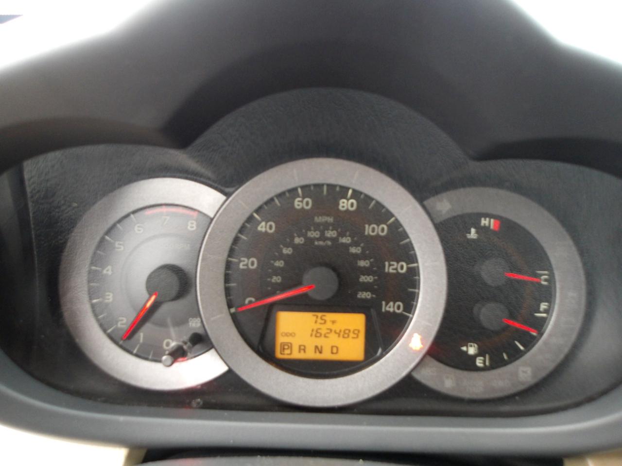 Toyota RAV4 FWD 4dr 4-cyl 4-Spd AT Ltd (Natl) 2010