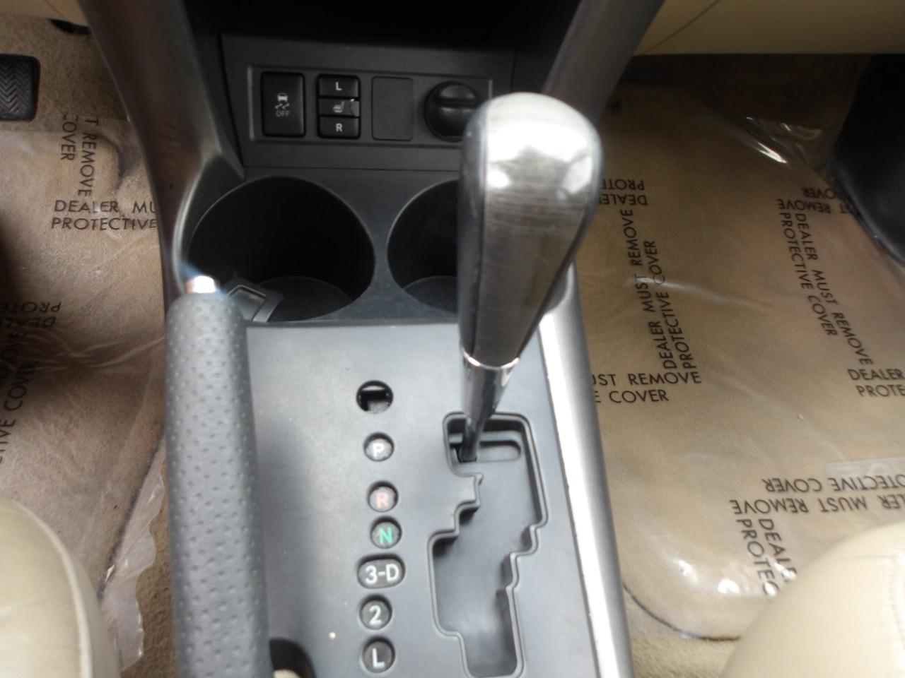 Toyota RAV4 FWD 4dr 4-cyl 4-Spd AT Ltd (Natl) 2010