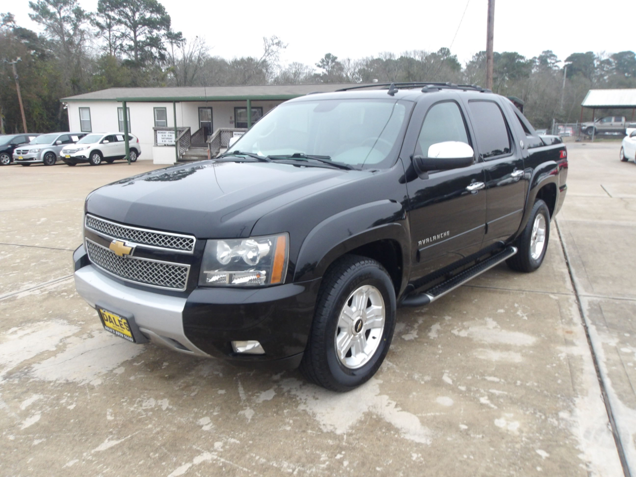 Chevrolet Avalanche 2WD Crew Cab LT 2013