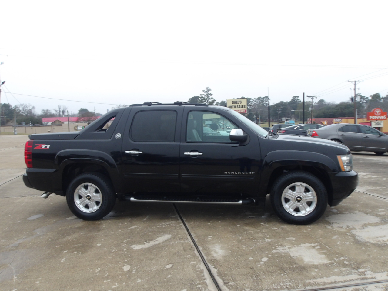 Chevrolet Avalanche 2WD Crew Cab LT 2013