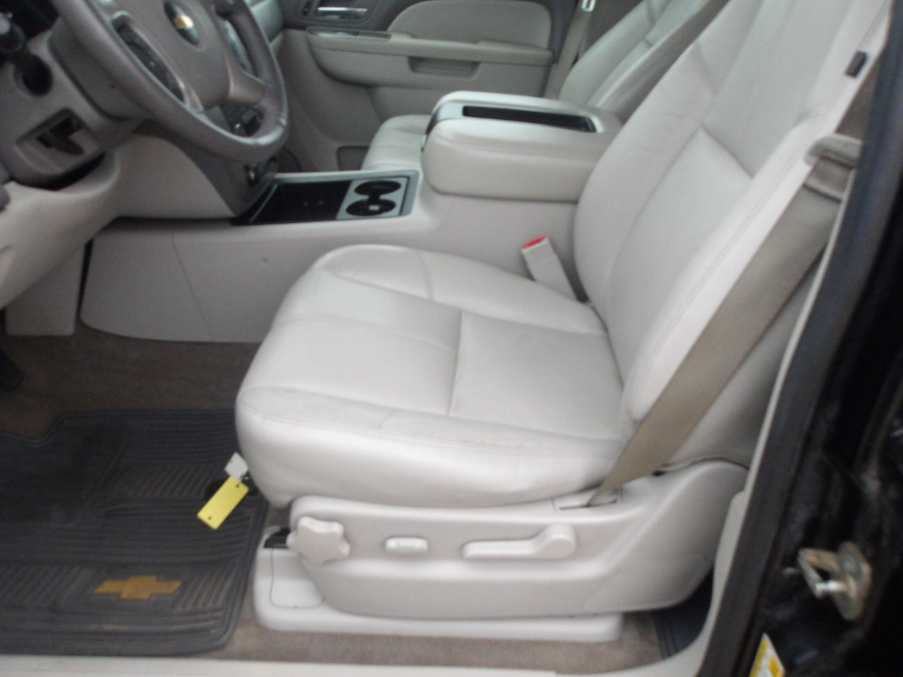 Chevrolet Avalanche 2WD Crew Cab LT 2013