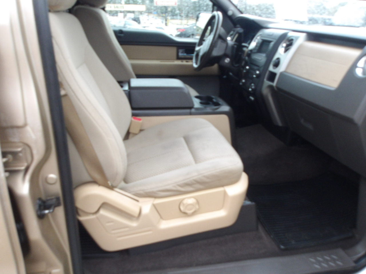 Ford F-150 4WD SuperCrew 145" XLT 2014