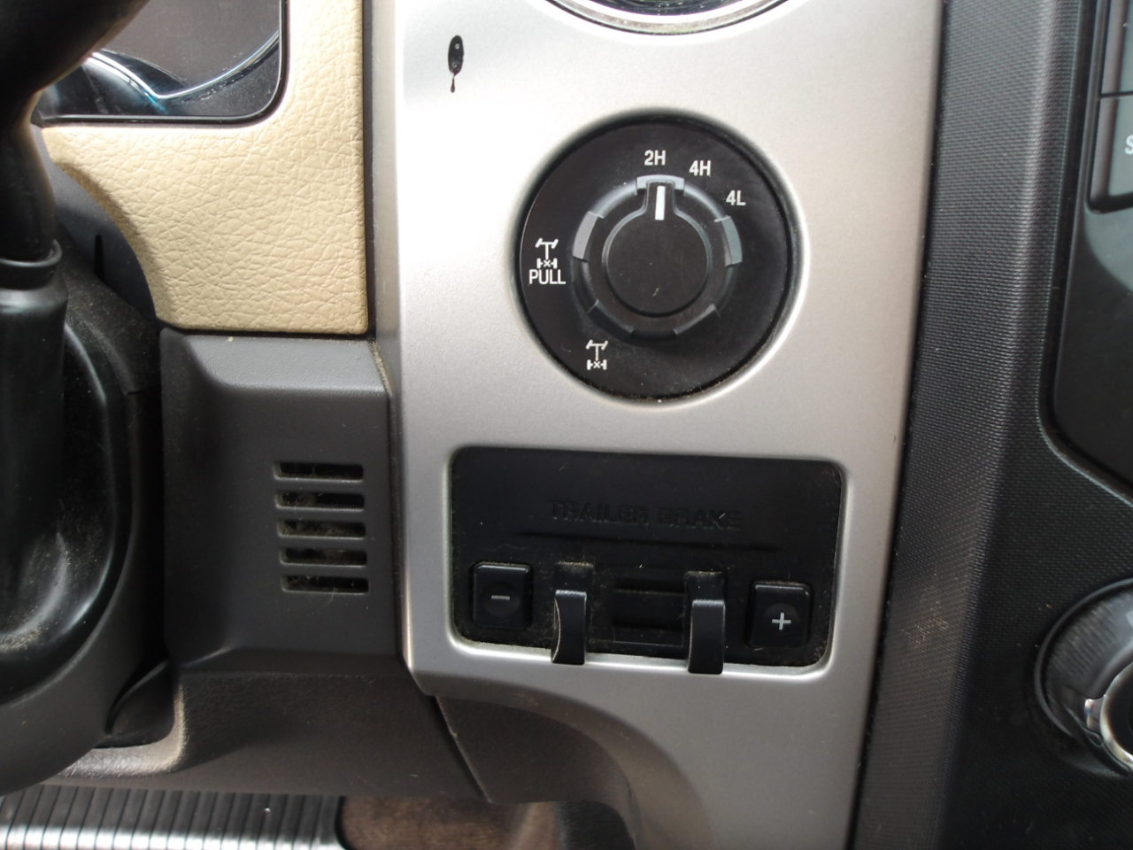 Ford F-150 4WD SuperCrew 145" XLT 2014