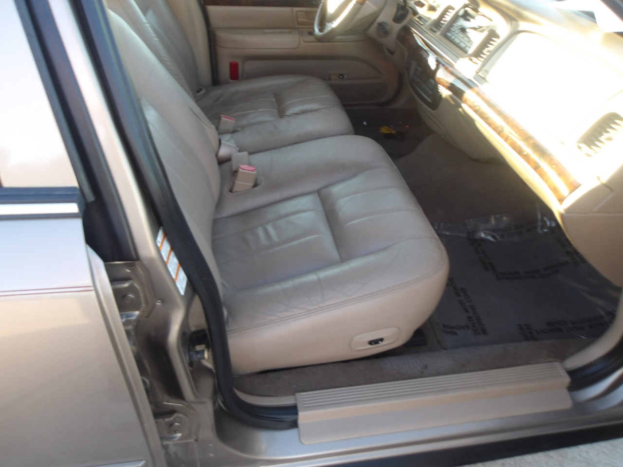 Mercury Grand Marquis 4dr Sdn LS Premium 2004