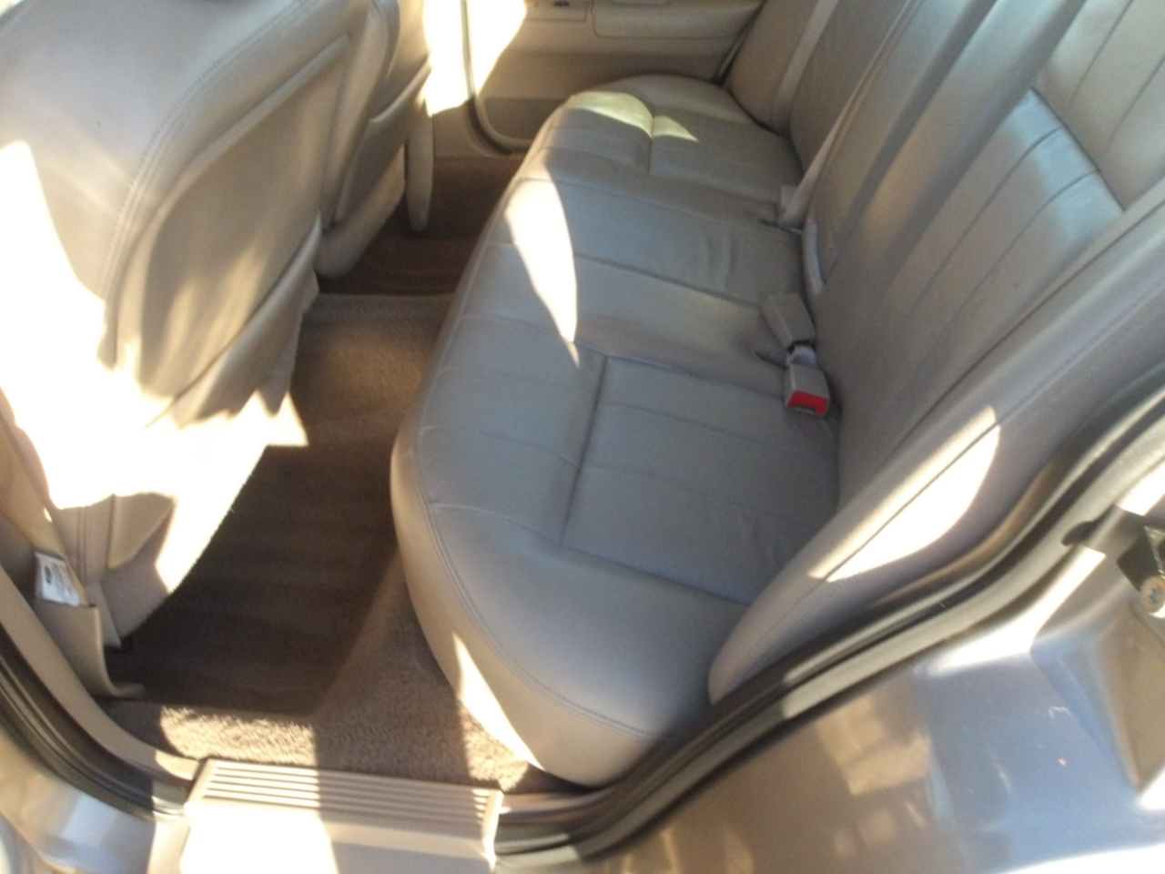 Mercury Grand Marquis 4dr Sdn LS Premium 2004