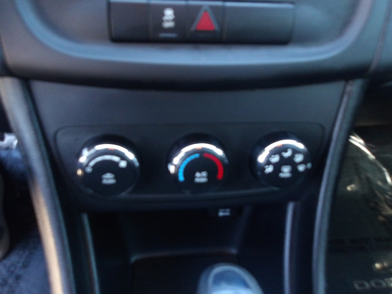 Dodge Avenger 4dr Sdn SE V6 2012