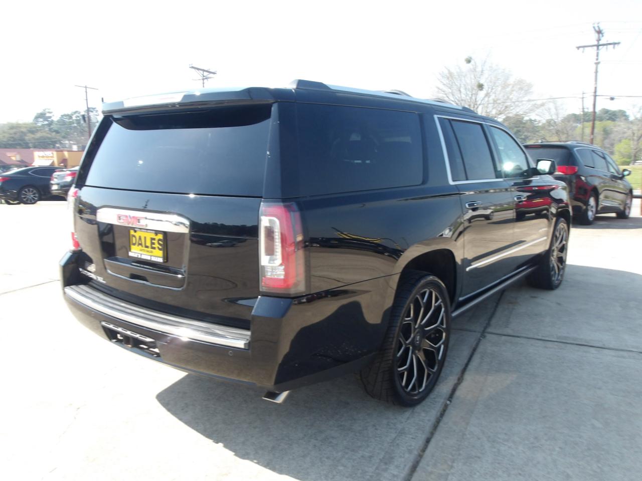 GMC Yukon XL 2WD 4dr Denali 2016