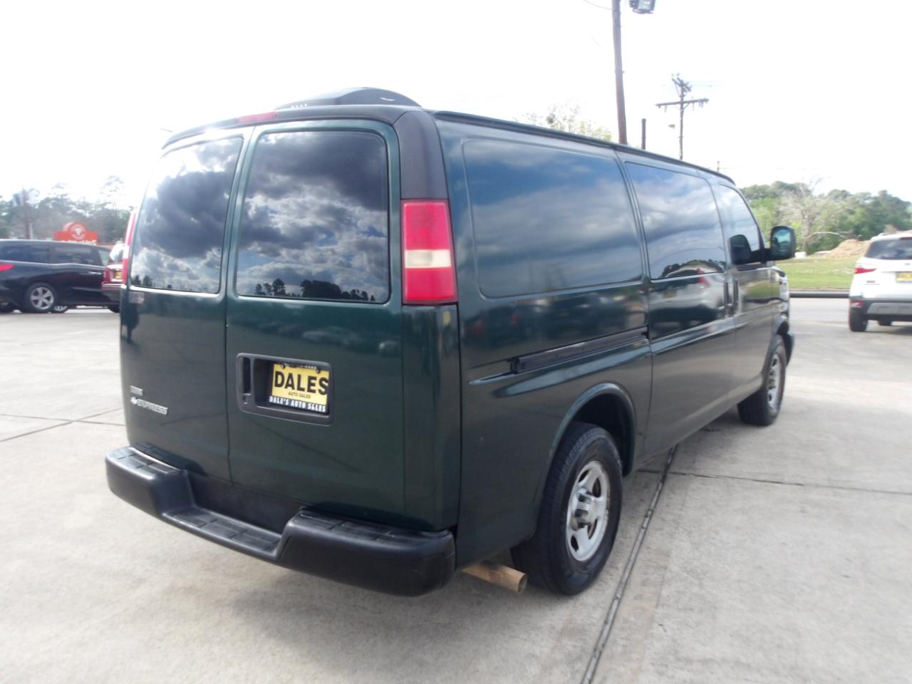 Chevrolet Express Cargo Van RWD 1500 135" 2007